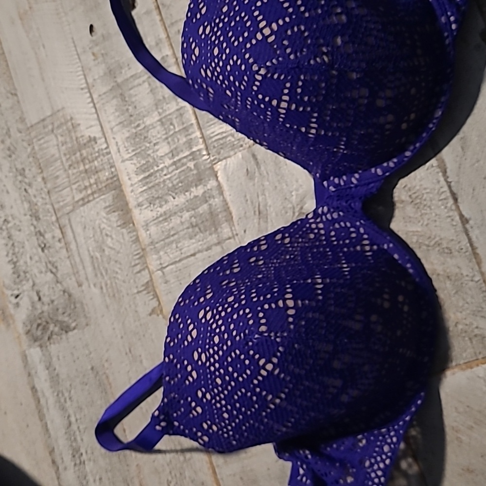Victoria's Secret Purple Lacy Lined Demi Bra 38D